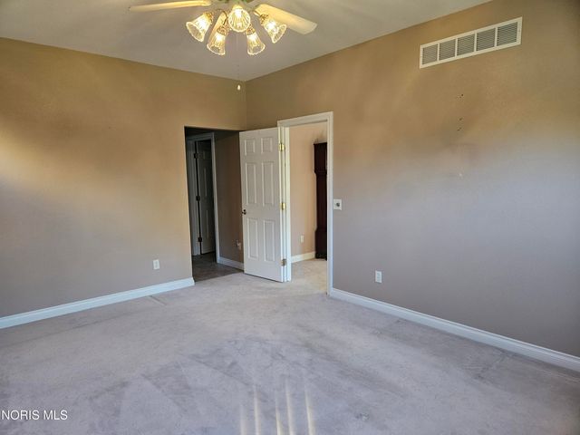 7008 Longwater Drive, Maumee, OH 43537