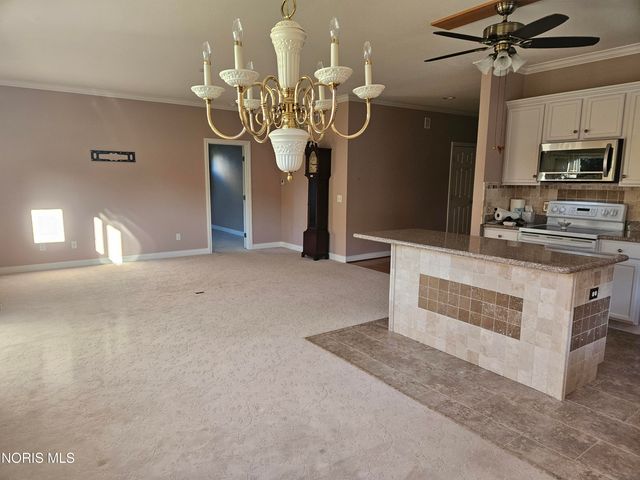 7008 Longwater Drive, Maumee, OH 43537