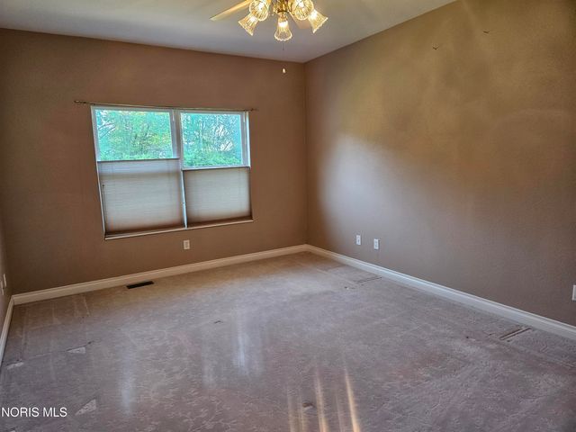 7008 Longwater Drive, Maumee, OH 43537