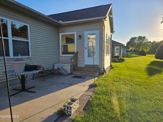 7008 Longwater Drive, Maumee, OH 43537