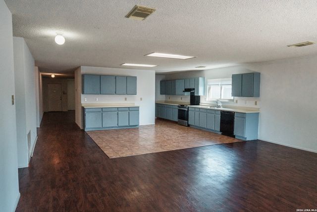 879 Fillmore, San Antonio, TX 78245