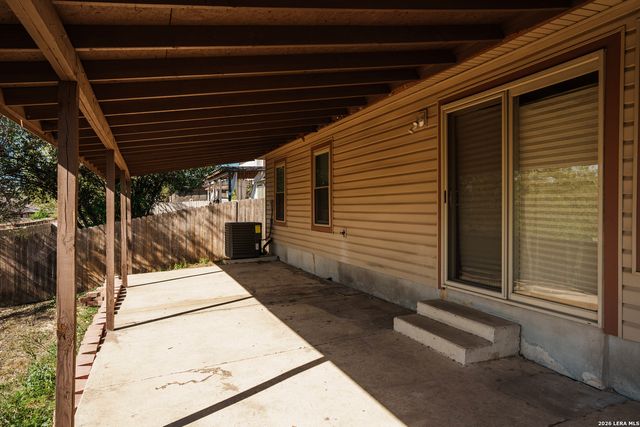 879 Fillmore, San Antonio, TX 78245