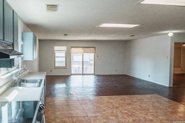 879 Fillmore, San Antonio, TX 78245