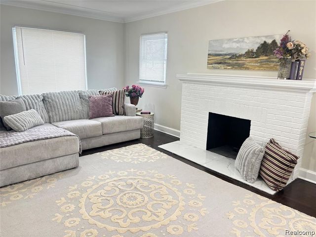 15375 Winthrop Street, Detroit, MI 48227