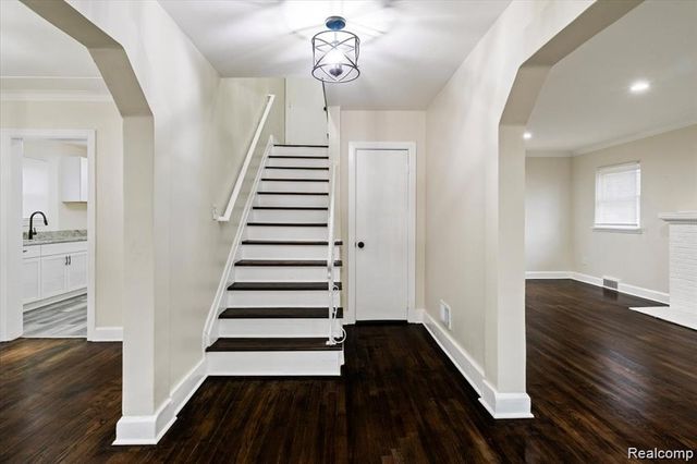 15375 Winthrop Street, Detroit, MI 48227