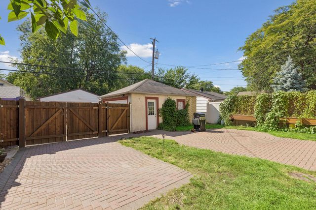 4027 Penn Avenue N, Minneapolis, MN 55412