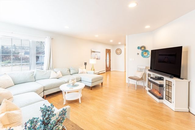 9 Register Ave, Westport, MA 02790