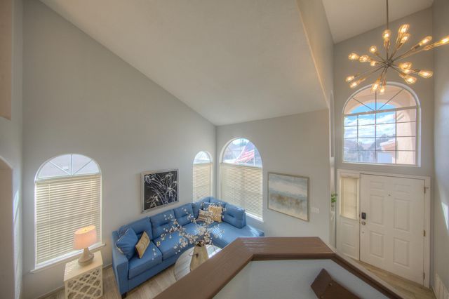 1120 Los Padres Street SE, Albuquerque, NM 87123