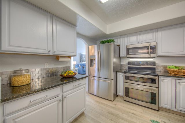 1120 Los Padres Street SE, Albuquerque, NM 87123