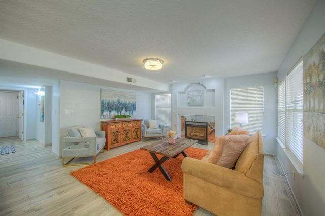 1120 Los Padres Street SE, Albuquerque, NM 87123