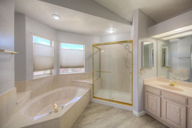 1120 Los Padres Street SE, Albuquerque, NM 87123