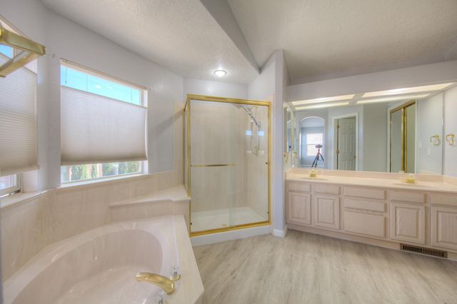 1120 Los Padres Street SE, Albuquerque, NM 87123