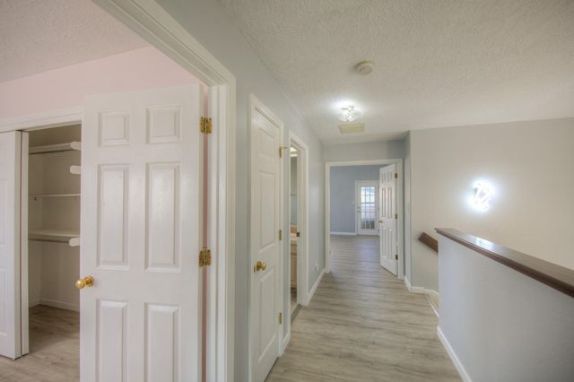 1120 Los Padres Street SE, Albuquerque, NM 87123