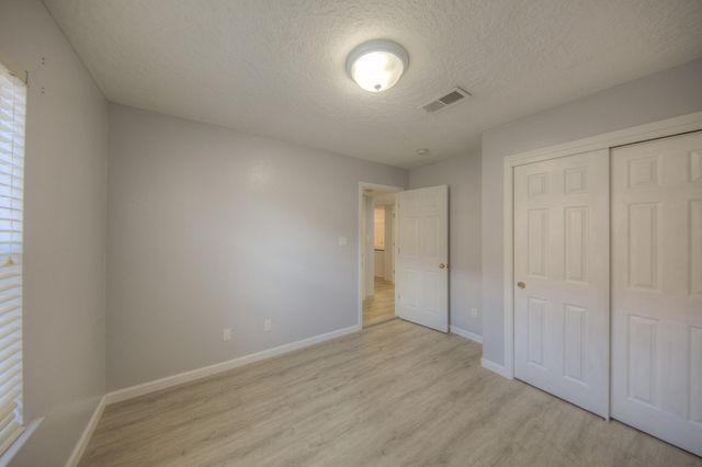 1120 Los Padres Street SE, Albuquerque, NM 87123