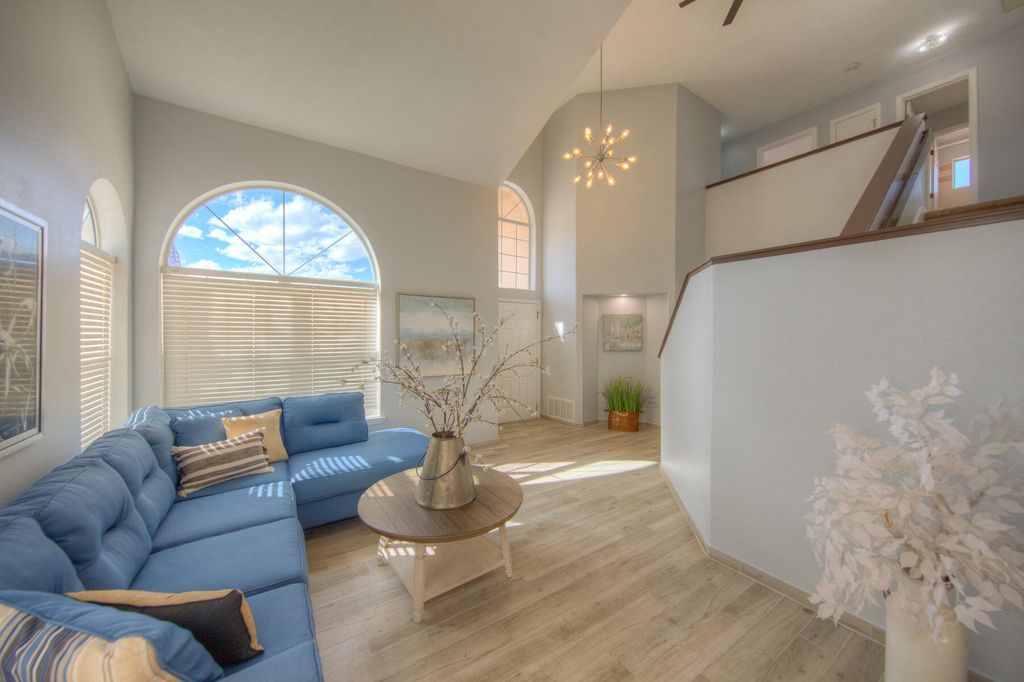 Image 11 of property listing at 1120 Los Padres Street SE, Albuquerque, NM 87123