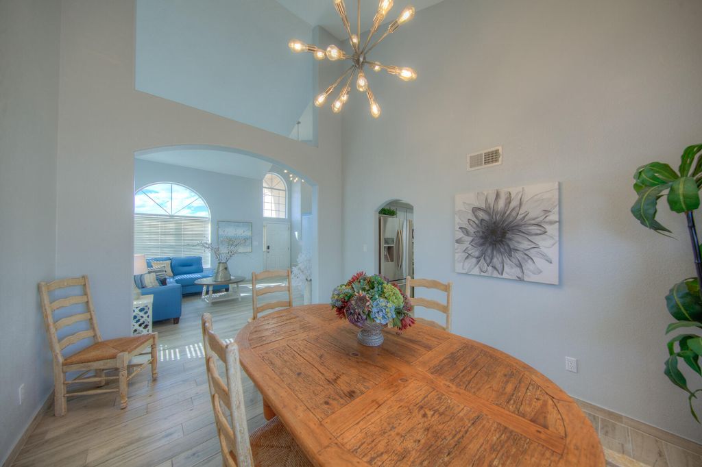 Image 16 of property listing at 1120 Los Padres Street SE, Albuquerque, NM 87123