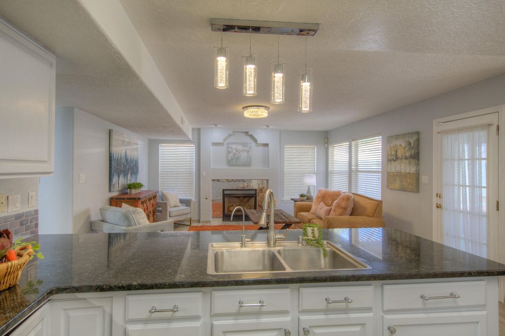 Image 20 of property listing at 1120 Los Padres Street SE, Albuquerque, NM 87123