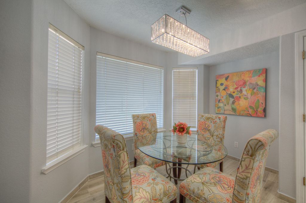 Image 23 of property listing at 1120 Los Padres Street SE, Albuquerque, NM 87123