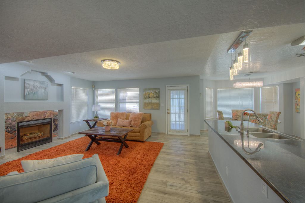 Image 24 of property listing at 1120 Los Padres Street SE, Albuquerque, NM 87123