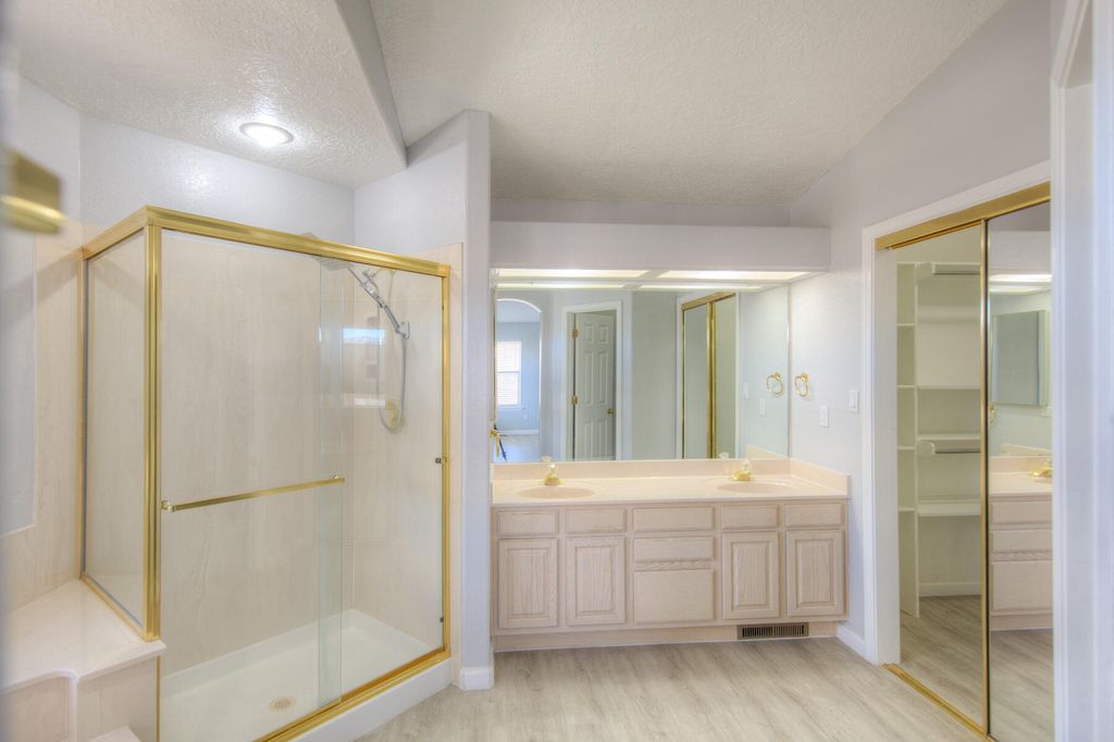 Image 37 of property listing at 1120 Los Padres Street SE, Albuquerque, NM 87123