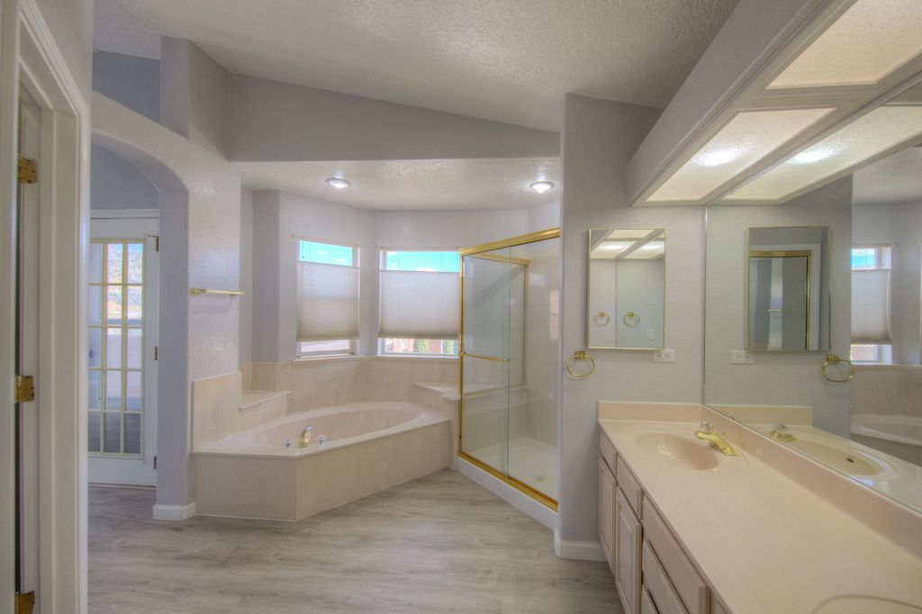 Image 38 of property listing at 1120 Los Padres Street SE, Albuquerque, NM 87123