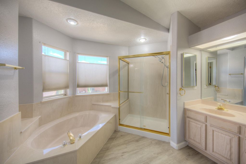 Image 39 of property listing at 1120 Los Padres Street SE, Albuquerque, NM 87123