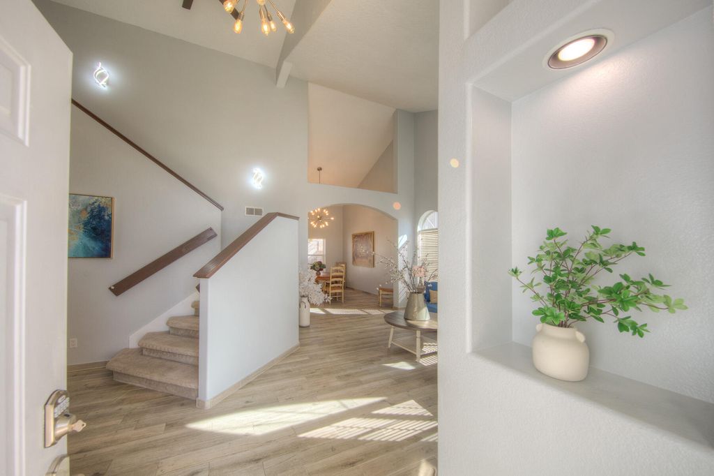 Image 7 of property listing at 1120 Los Padres Street SE, Albuquerque, NM 87123