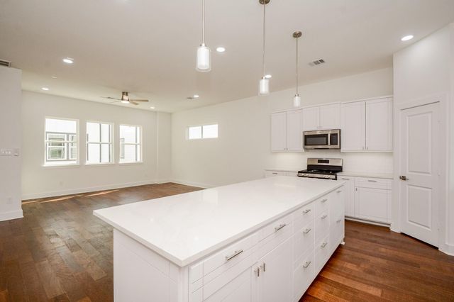 426 Sikes Street A, Houston, TX 77018