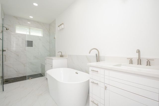 426 Sikes Street A, Houston, TX 77018