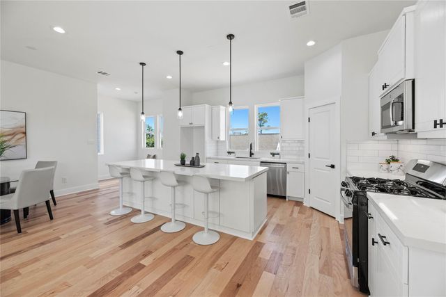 426 Sikes Street A, Houston, TX 77018