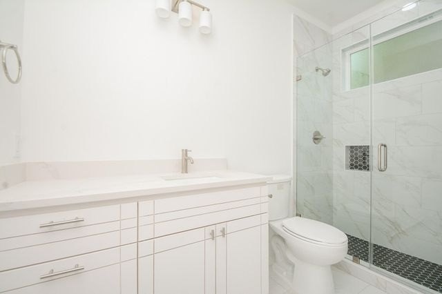 426 Sikes Street A, Houston, TX 77018