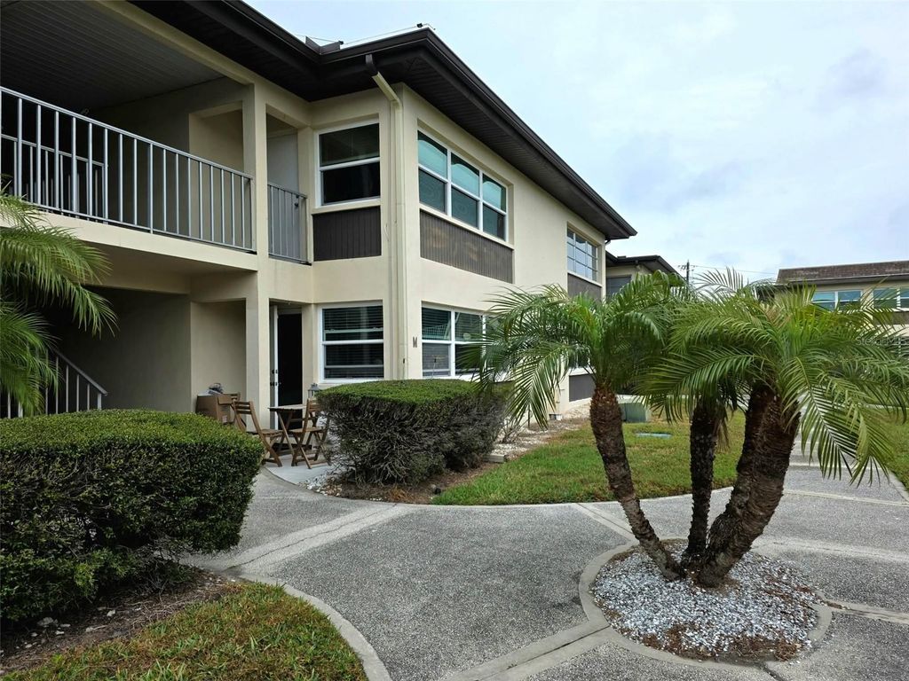 Image 18 of property listing at 4712 MARINE PARKWAY 206, New Port Richey, FL 34652