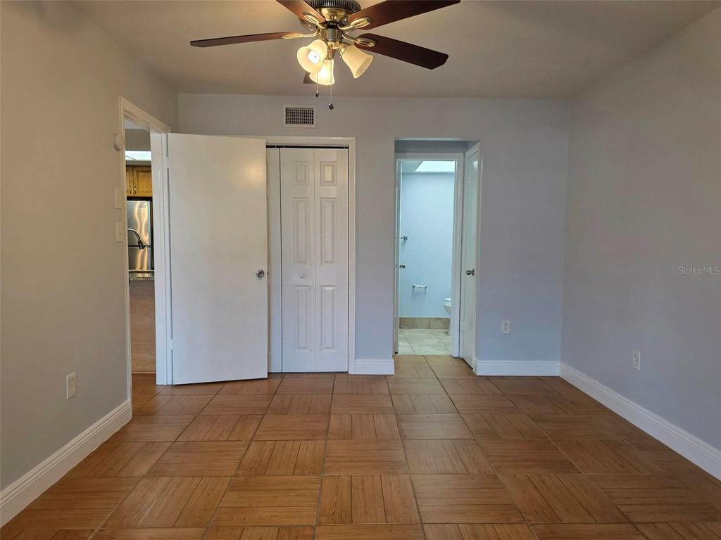 Image 5 of property listing at 4712 MARINE PARKWAY 206, New Port Richey, FL 34652