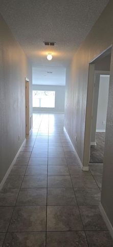 2216 4TH STREET SW, Ruskin, FL 33570