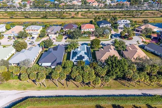 8948 New Hope Court, West Palm Beach, FL 33411