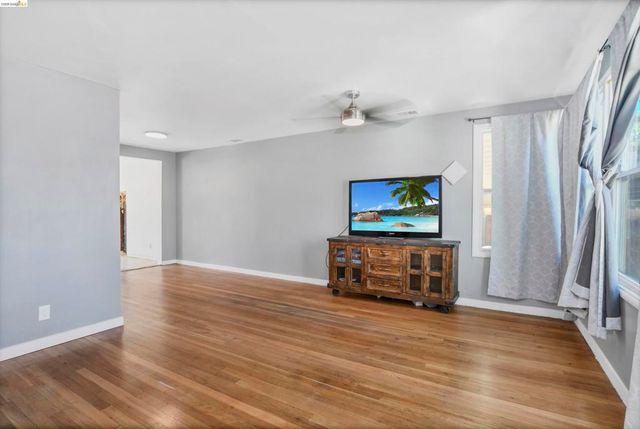 93 Atherton Ave, Pittsburg, CA 94565