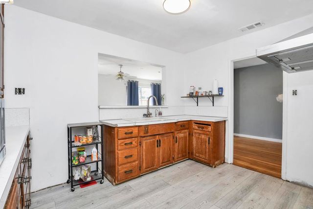 93 Atherton Ave, Pittsburg, CA 94565