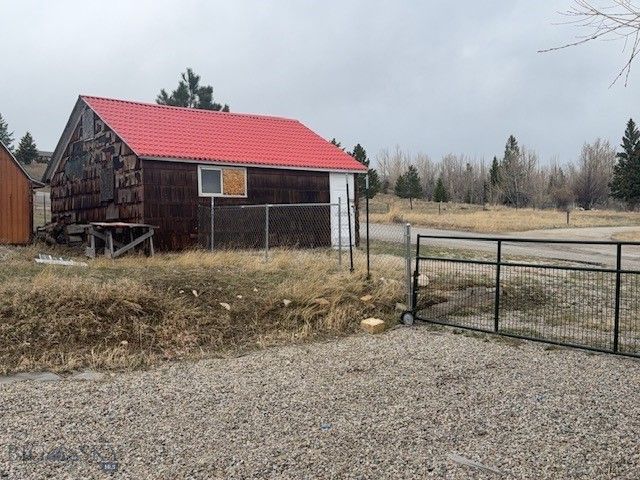 29 Cougar Drive, Anaconda, MT 59711