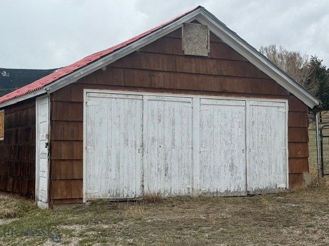 29 Cougar Drive, Anaconda, MT 59711