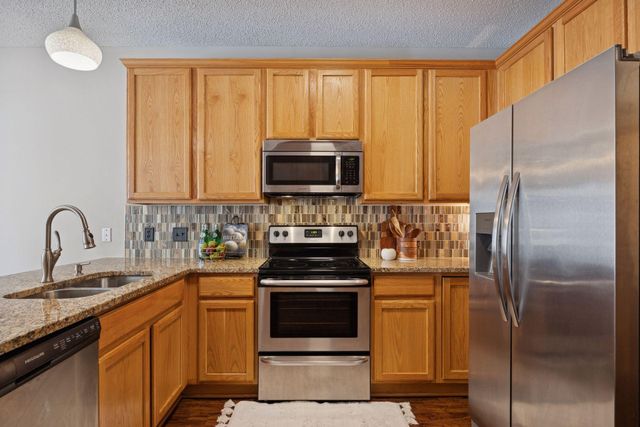 17776 66th Avenue N, Maple Grove, MN 55311