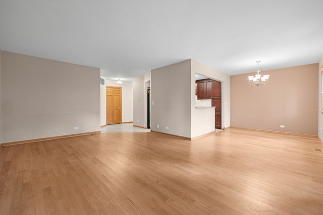 1602 BRITTANY Court D1, Wheeling, IL 60090