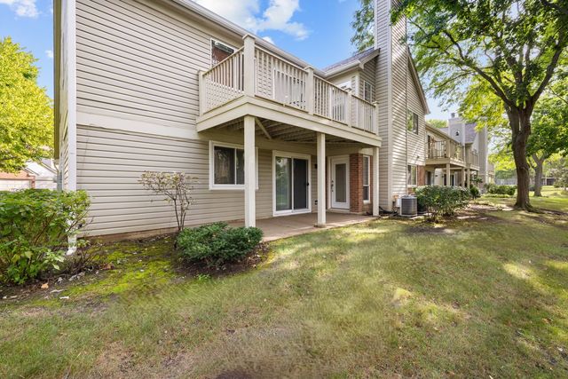 1602 BRITTANY Court D1, Wheeling, IL 60090