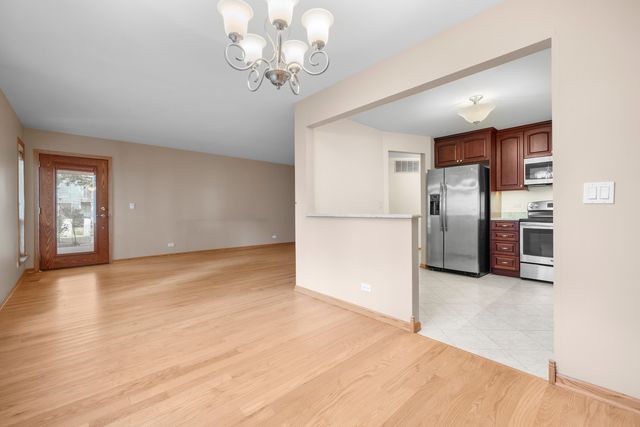 1602 BRITTANY Court D1, Wheeling, IL 60090