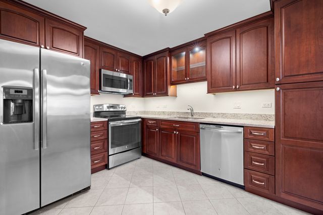 1602 BRITTANY Court D1, Wheeling, IL 60090