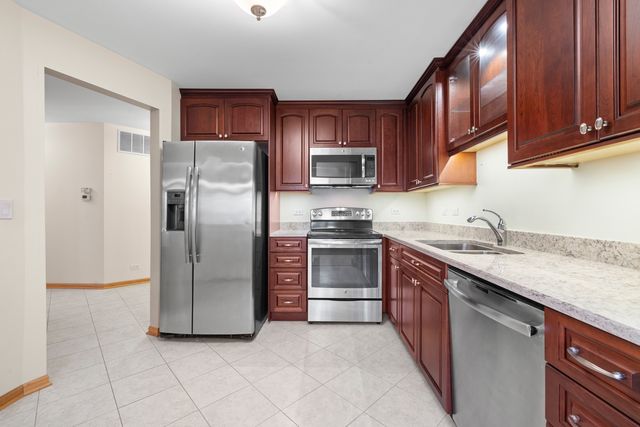 1602 BRITTANY Court D1, Wheeling, IL 60090