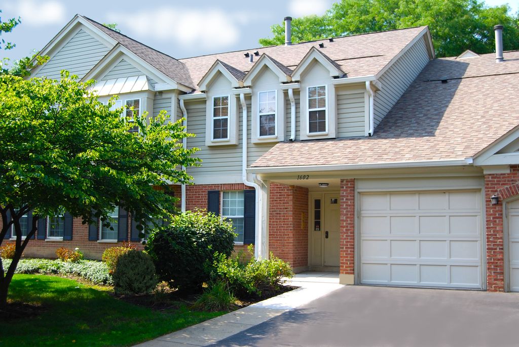 1602 BRITTANY Court D1, Wheeling, IL 60090
