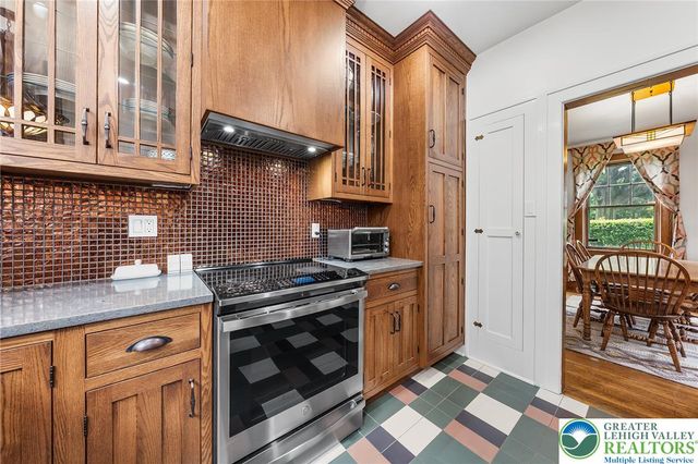 1204 West Market Street, Bethlehem City, PA 18018
