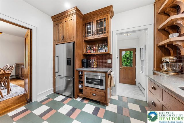 1204 West Market Street, Bethlehem City, PA 18018