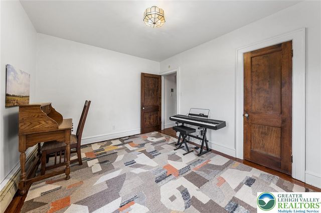 1204 West Market Street, Bethlehem City, PA 18018