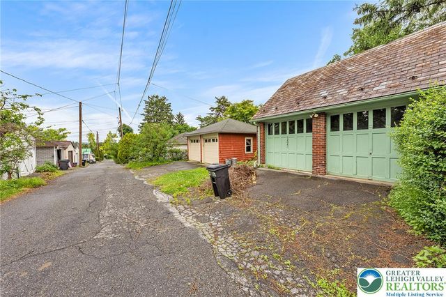 1204 West Market Street, Bethlehem City, PA 18018